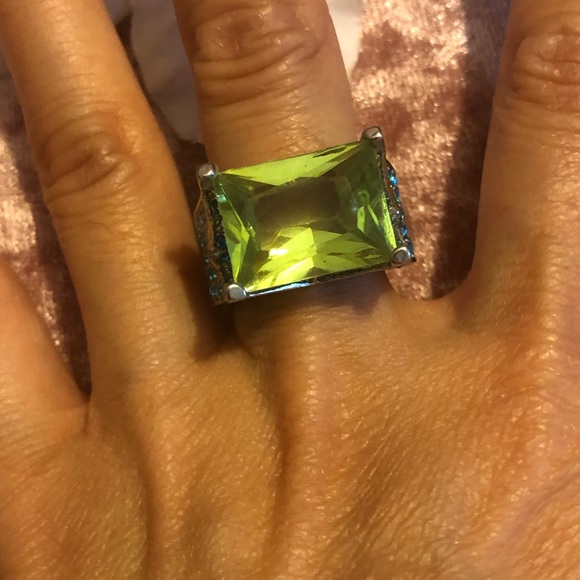 Large Princess Elsa Colored Cocktail Ring - Picture 2 of 6